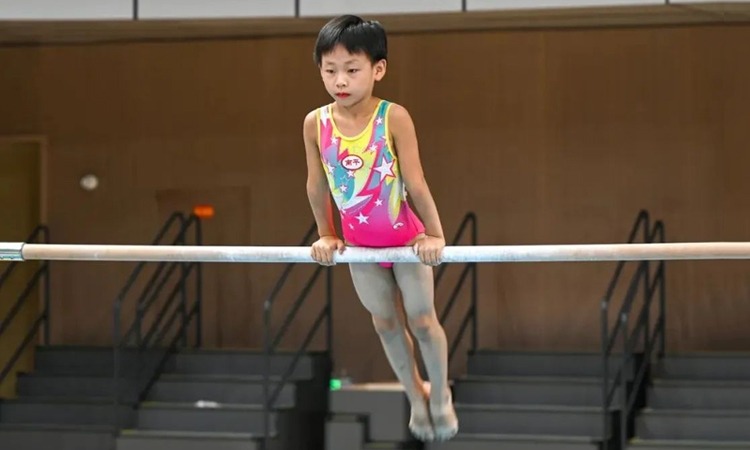 罗伯托·克莱门特在匹兹堡主场的 21 号雕像，至今仍是当地棒球文化的图腾