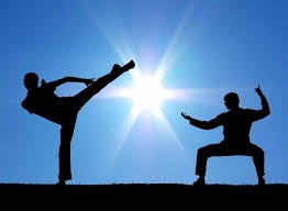 扑克规则对策略深度的影响（扑克规则如何塑造策略深度）